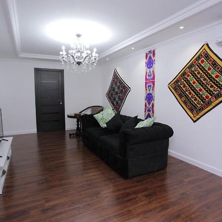 Overlooking Registan Square Luxury 2 Bedrooms Apartment Samarkand Exterior foto